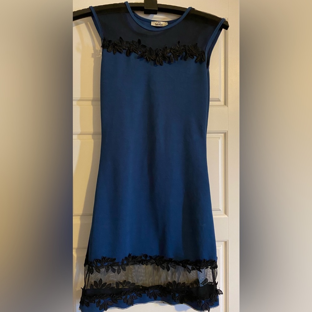 Small woman’s bamboo dress with lace details